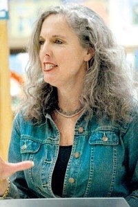 Iris Krasnow speaking to audience